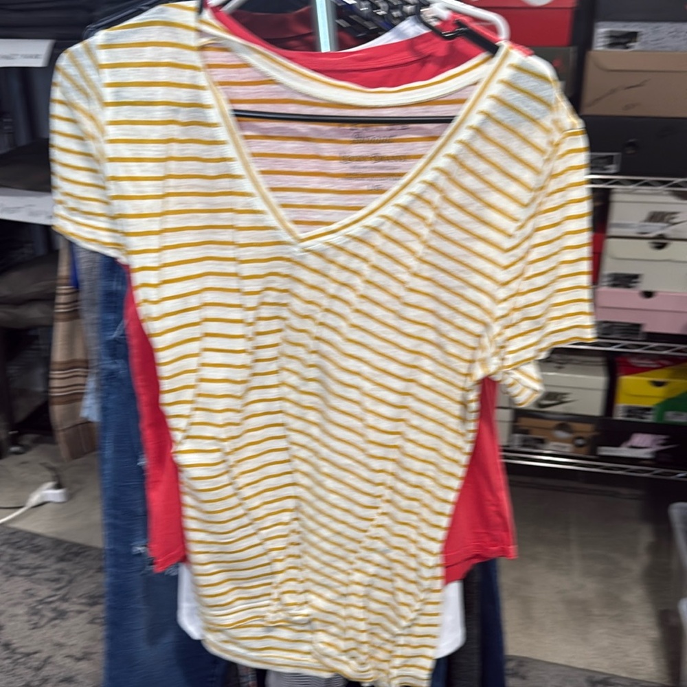 Item 109 Lucky brand T